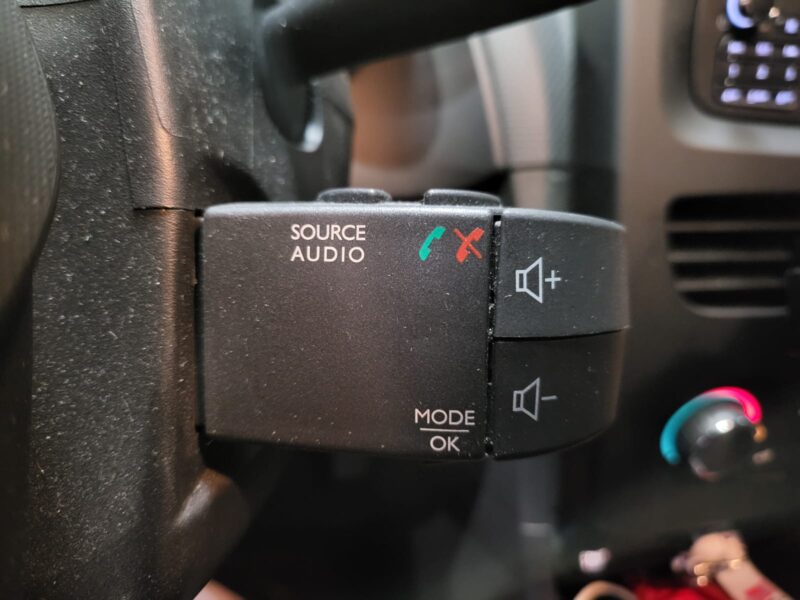 1.5 dCi 75 75cv / Société (2 places) / Bluetooth / Suivie compet d'entretiens / Garantie