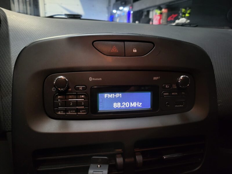 1.5 dCi 75 75cv / Société (2 places) / Bluetooth / Suivie compet d'entretiens / Garantie