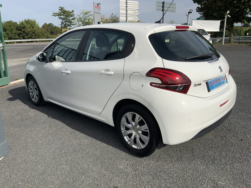 PEUGEOT 208  2020
