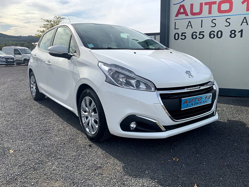 PEUGEOT 208  2020