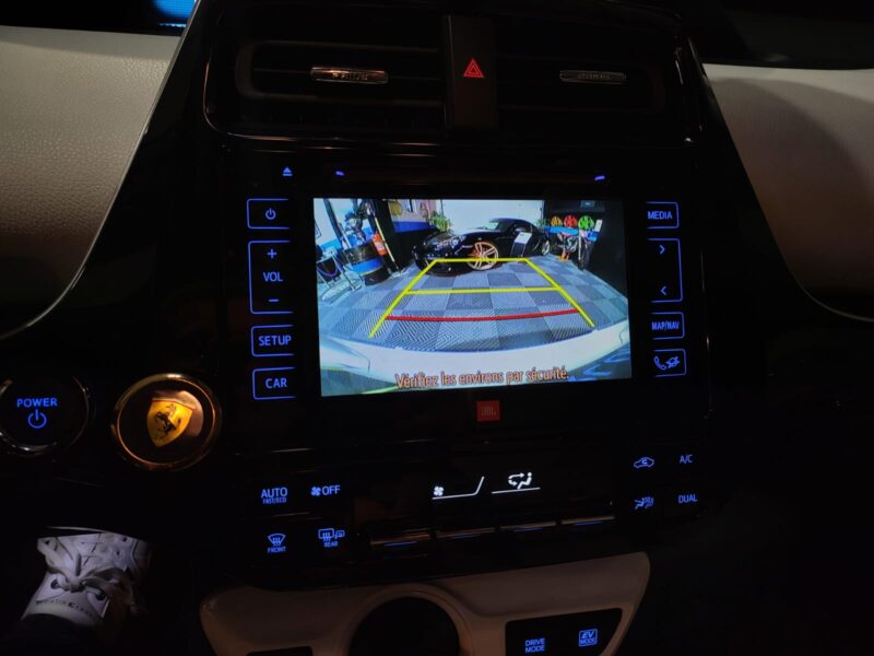 TOYOTA PRIUS IV Hybrid 1.8 VVT-i 122/98cv Lounge CVT // TOIT OUVRANT/SIEGES CHAUFFANTS/CAMERA DE REC