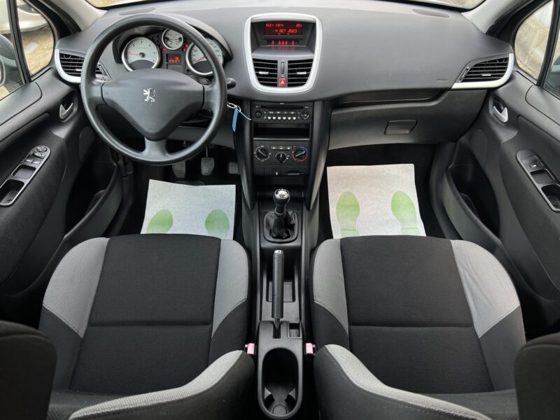 PEUGEOT 207 1.4 HDI 70 Cv 1ERE MAIN / 78 100 Kms 5 PORTES BLUETOOTH CLIMATISATION - Garantie1an