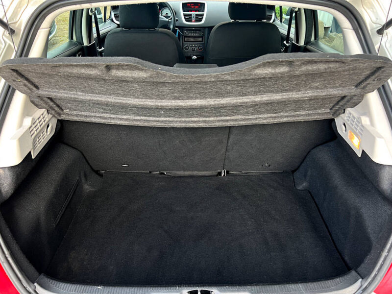 PEUGEOT 207 1.4 HDI 70 Cv 1ERE MAIN / 78 100 Kms 5 PORTES BLUETOOTH CLIMATISATION - Garantie1an