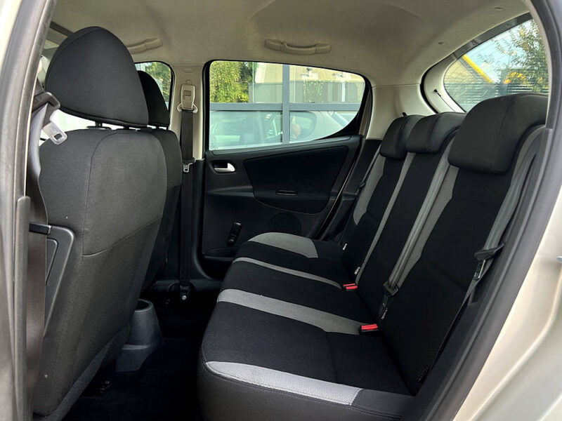 PEUGEOT 207 1.4 HDI 70 Cv 1ERE MAIN / 78 100 Kms 5 PORTES BLUETOOTH CLIMATISATION - Garantie1an