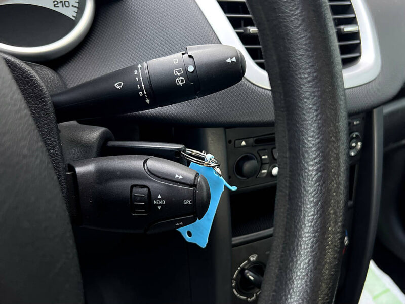 PEUGEOT 207 1.4 HDI 70 Cv 1ERE MAIN / 78 100 Kms 5 PORTES BLUETOOTH CLIMATISATION - Garantie1an