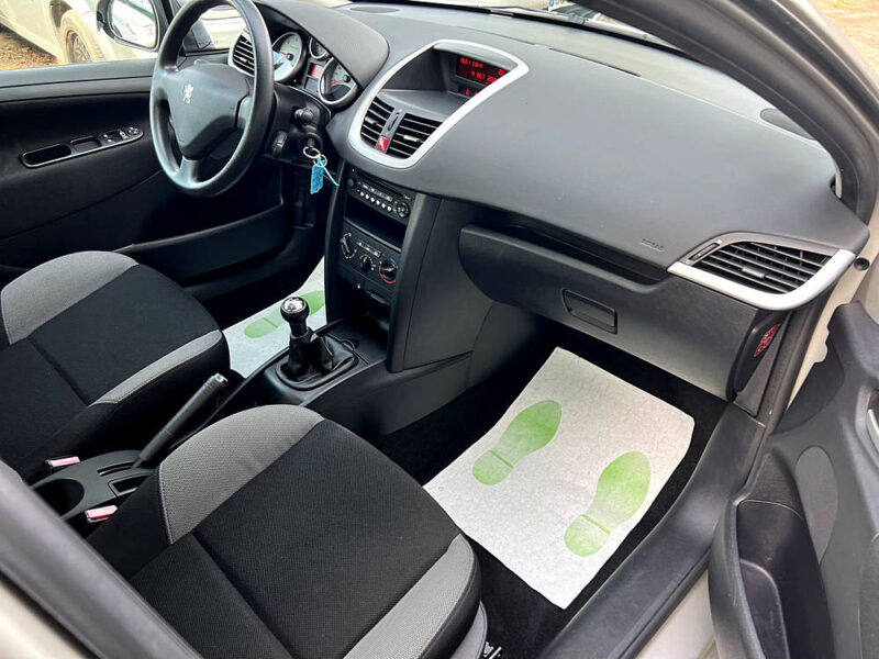 PEUGEOT 207 1.4 HDI 70 Cv 1ERE MAIN / 78 100 Kms 5 PORTES BLUETOOTH CLIMATISATION - Garantie1an