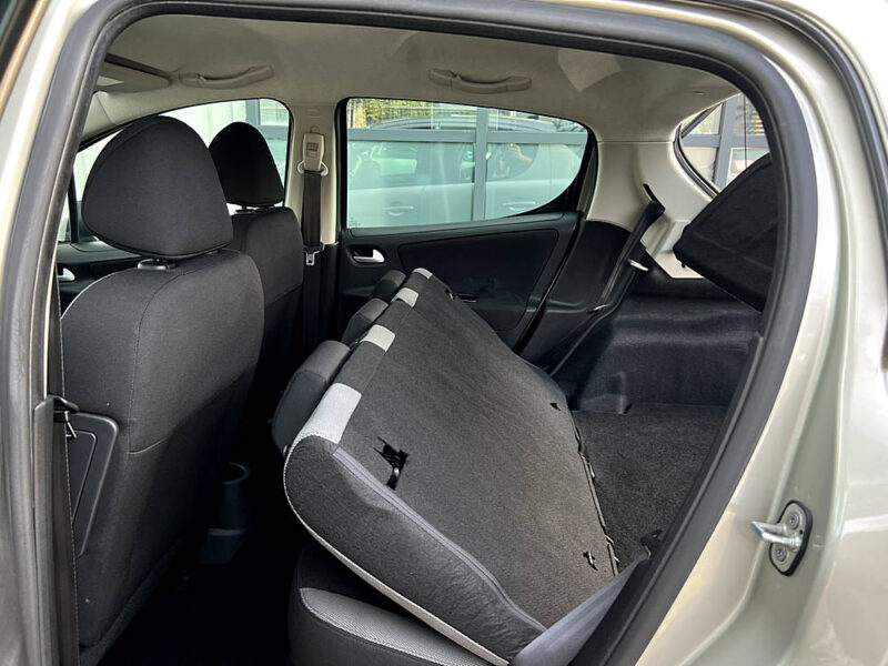 PEUGEOT 207 1.4 HDI 70 Cv 1ERE MAIN / 78 100 Kms 5 PORTES BLUETOOTH CLIMATISATION - Garantie1an