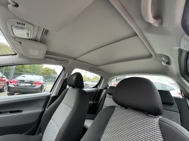 PEUGEOT 207 PHASE 2 1.6 VTI 120 Cv BOITE AUTO / 37 600 Kms TOIT PANORAMIQUE 5 PORTES - Garantie1an
