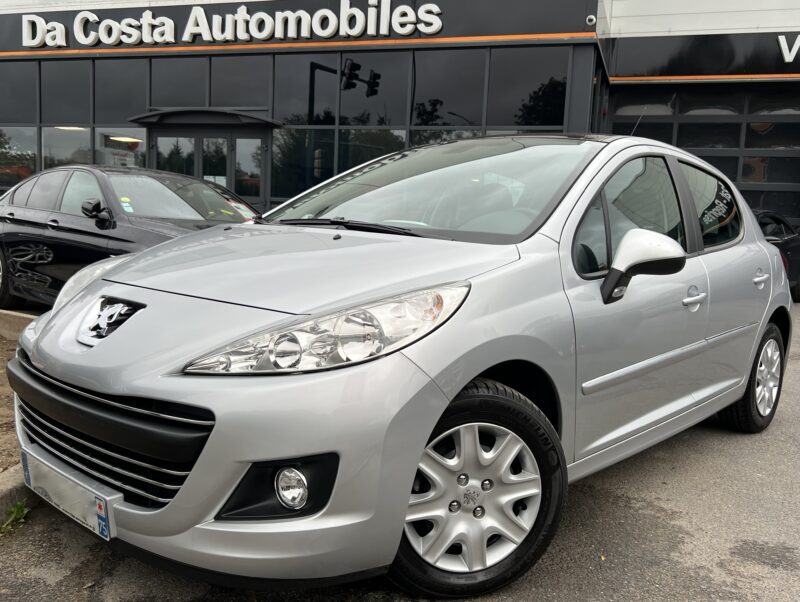 PEUGEOT 207 PHASE 2 1.6 VTI 120 Cv BOITE AUTO / 37 600 Kms TOIT PANORAMIQUE 5 PORTES - Garantie1an