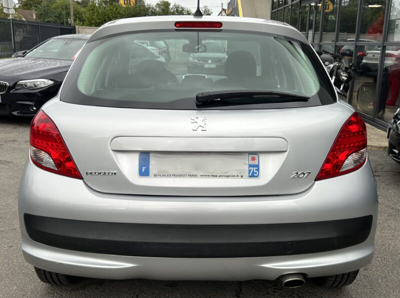 PEUGEOT 207 PHASE 2 1.6 VTI 120 Cv BOITE AUTO / 37 600 Kms TOIT PANORAMIQUE 5 PORTES - Garantie1an