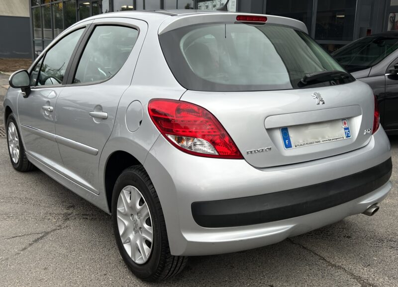 PEUGEOT 207 PHASE 2 1.6 VTI 120 Cv BOITE AUTO / 37 600 Kms TOIT PANORAMIQUE 5 PORTES - Garantie1an