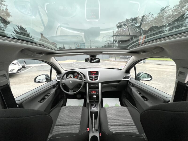 PEUGEOT 207 PHASE 2 1.6 VTI 120 Cv BOITE AUTO / 37 600 Kms TOIT PANORAMIQUE 5 PORTES - Garantie1an