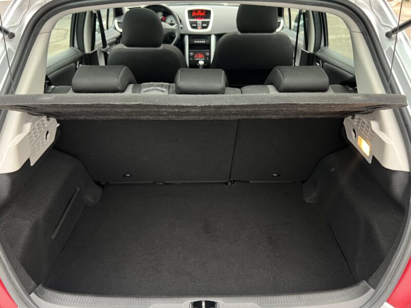 PEUGEOT 207 PHASE 2 1.6 VTI 120 Cv BOITE AUTO / 37 600 Kms TOIT PANORAMIQUE 5 PORTES - Garantie1an