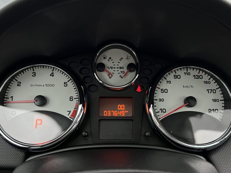 PEUGEOT 207 PHASE 2 1.6 VTI 120 Cv BOITE AUTO / 37 600 Kms TOIT PANORAMIQUE 5 PORTES - Garantie1an