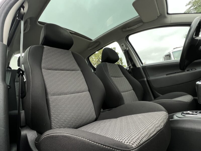 PEUGEOT 207 PHASE 2 1.6 VTI 120 Cv BOITE AUTO / 37 600 Kms TOIT PANORAMIQUE 5 PORTES - Garantie1an