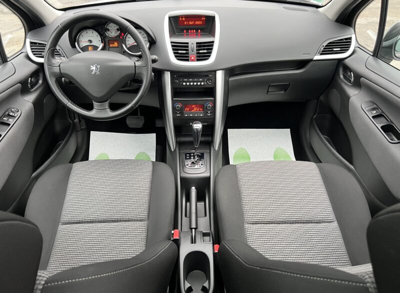 PEUGEOT 207 PHASE 2 1.6 VTI 120 Cv BOITE AUTO / 37 600 Kms TOIT PANORAMIQUE 5 PORTES - Garantie1an