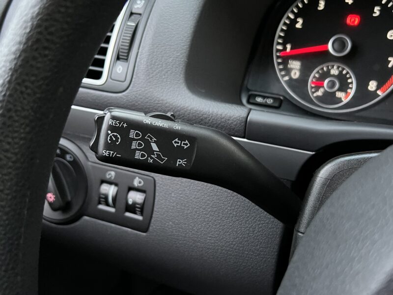 VOLKSWAGEN TOURAN II 1.2 TSI 105 1ERE MAIN / 87 300 Kms GPS CARPLAY CAMERA CRIT AIR 1 - Garantie1an