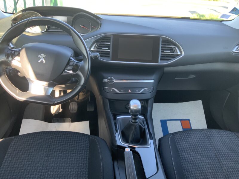 PEUGEOT 308  2018