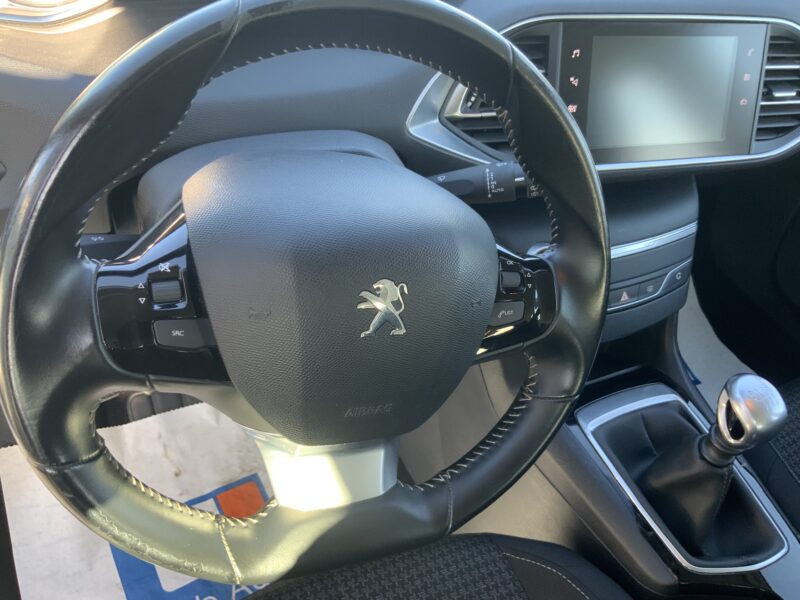 PEUGEOT 308  2018