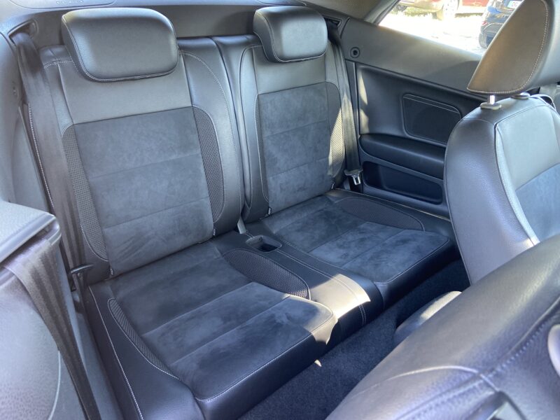 VOLKSWAGEN GOLF VI CABRIOLET 1.6 TDI 105 CARAT