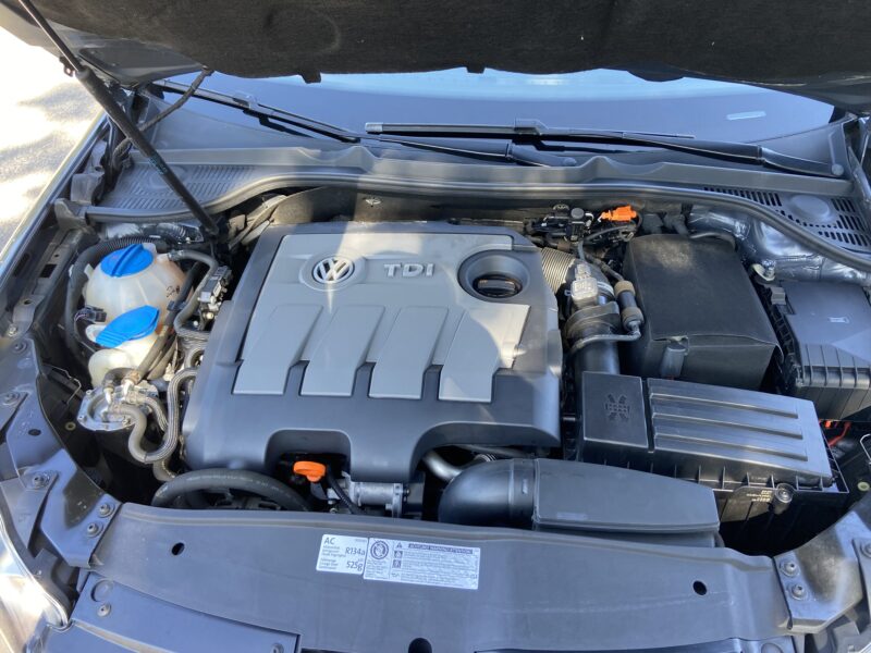 VOLKSWAGEN GOLF VI CABRIOLET 1.6 TDI 105 CARAT