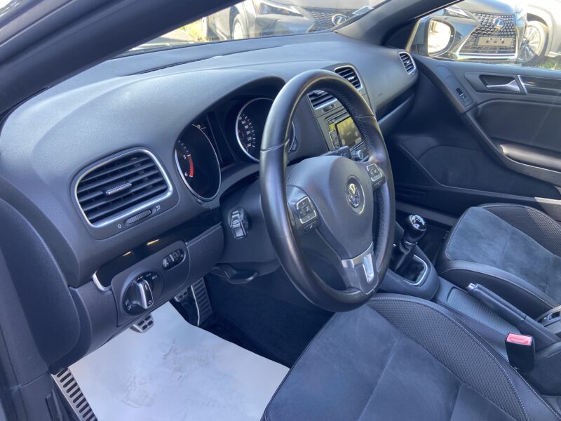 VOLKSWAGEN GOLF VI CABRIOLET 1.6 TDI 105 CARAT