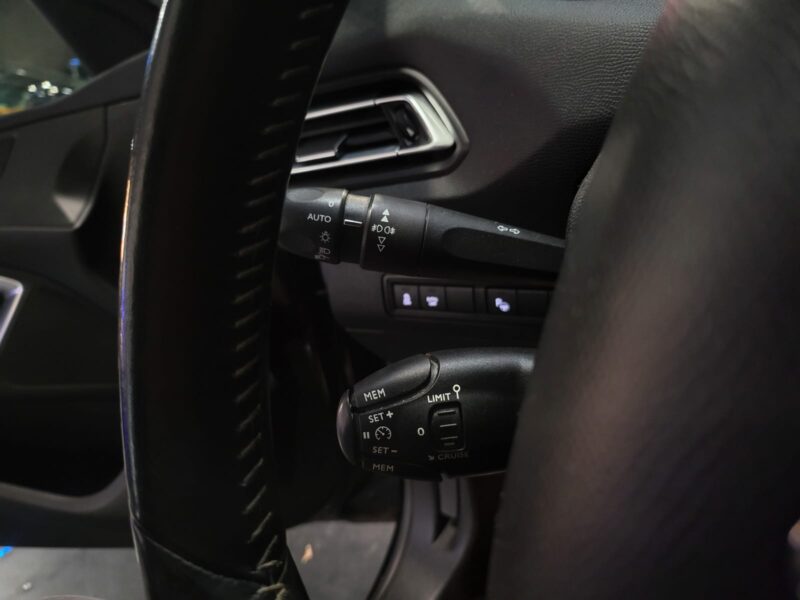 PEUGEOT 308 II SW 1.2 PureTech 130cv Féline EAT // PARK ASSIST/SIEGES CHAUFFANTS/CAMERA DE RECUL