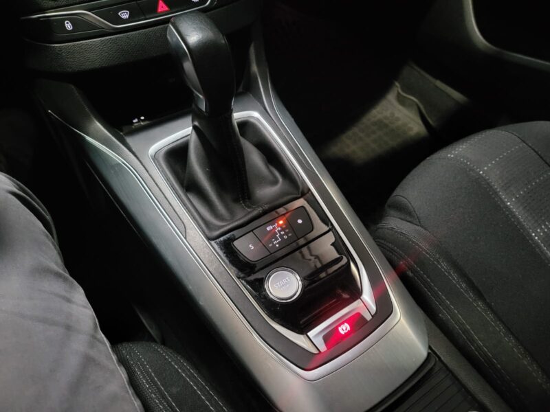 PEUGEOT 308 II SW 1.2 PureTech 130cv Féline EAT // PARK ASSIST/SIEGES CHAUFFANTS/CAMERA DE RECUL