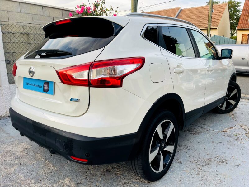 NISSAN QASHQAI 2015