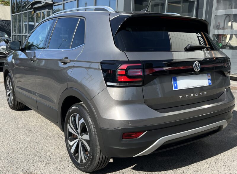 VOLKSWAGEN T-CROSS CARAT 1.0 TSI 116 1ERE MAIN / DSG7 CARPLAY & ANDROID CAMERA KEYLESS - Garantie1an