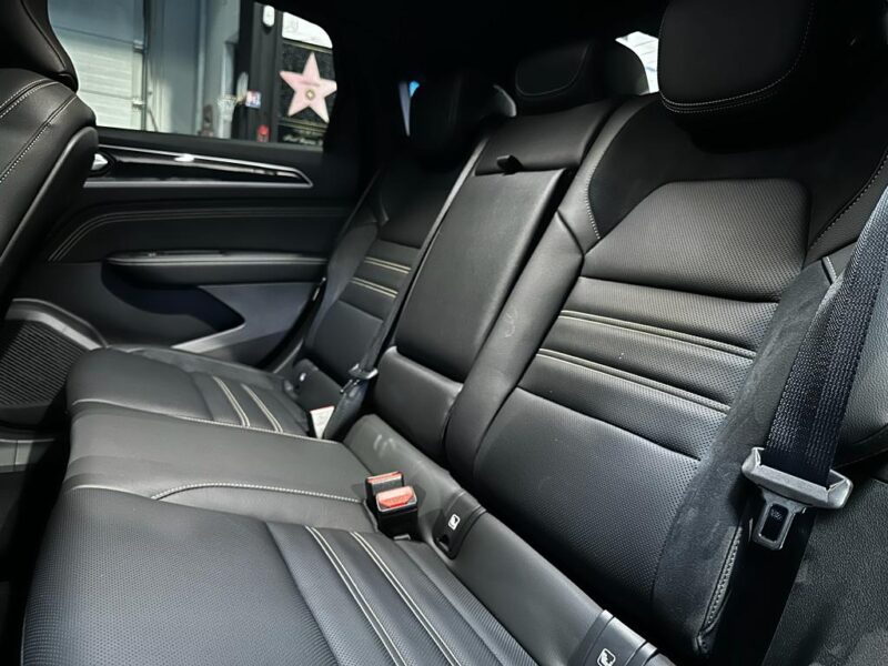 1.6 E-TECH 143 cv ENGINEERED / TOIT OUVRANT / CARPLAY / SIEGES ELECTRIQUE