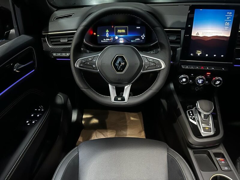 1.6 E-TECH 143 cv ENGINEERED / TOIT OUVRANT / CARPLAY / SIEGES ELECTRIQUE