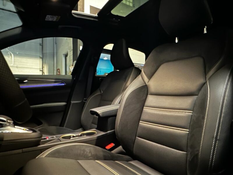 1.6 E-TECH 143 cv ENGINEERED / TOIT OUVRANT / CARPLAY / SIEGES ELECTRIQUE