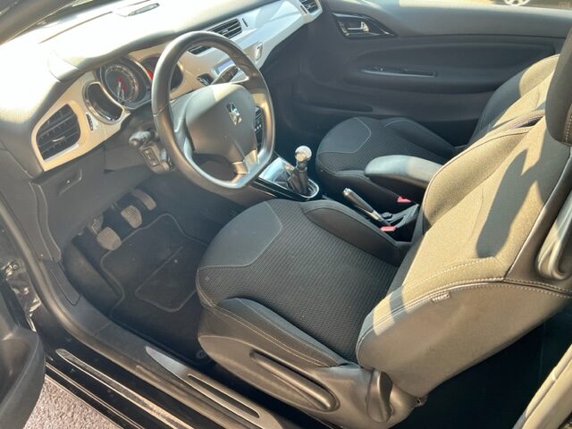 CITROEN DS3 1,6 VTI 120CH SO CHIC 2011