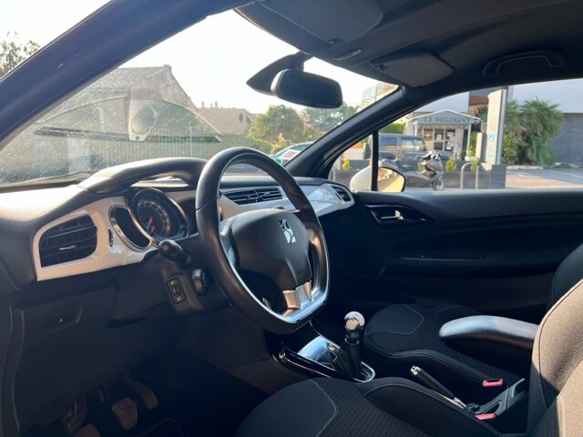 CITROEN DS3 1,6 VTI 120CH SO CHIC 2011