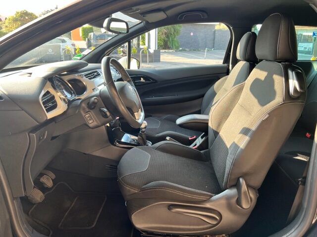 CITROEN DS3 1,6 VTI 120CH SO CHIC 2011