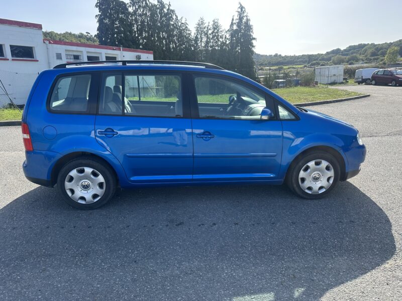 VOLKSWAGEN TOURAN 2004