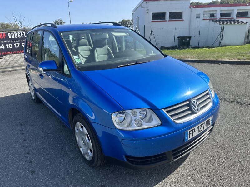 VOLKSWAGEN TOURAN 2004