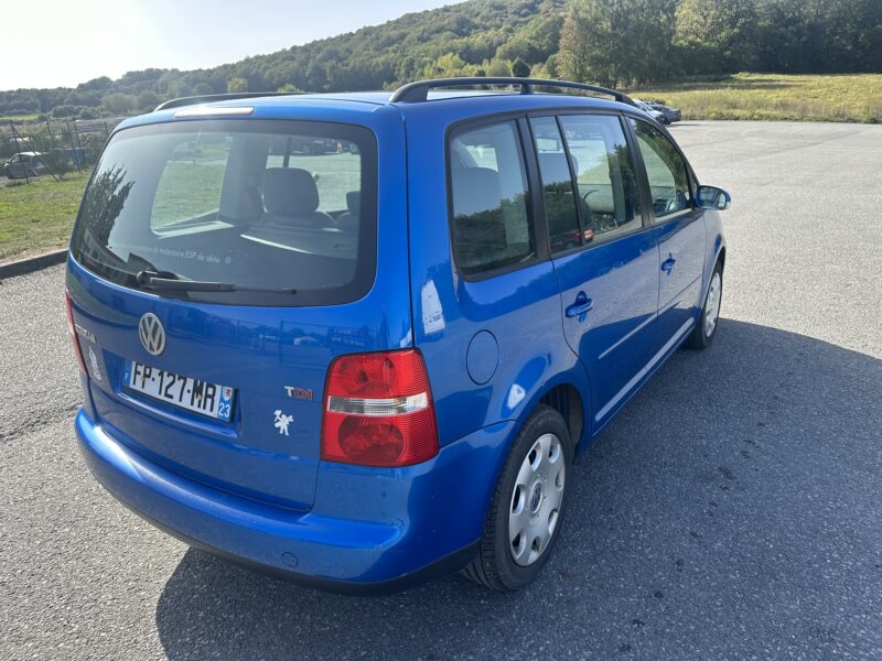 VOLKSWAGEN TOURAN 2004