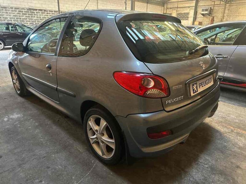 PEUGEOT 206+ 1.1 ESSENCE 60 CV