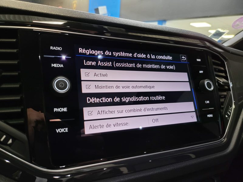 VOLKSWAGEN T-ROC 2.0 TSI 4motion FIRST EDITION 190cv / TOIT OUVRANT / CARPLAY / DSG7