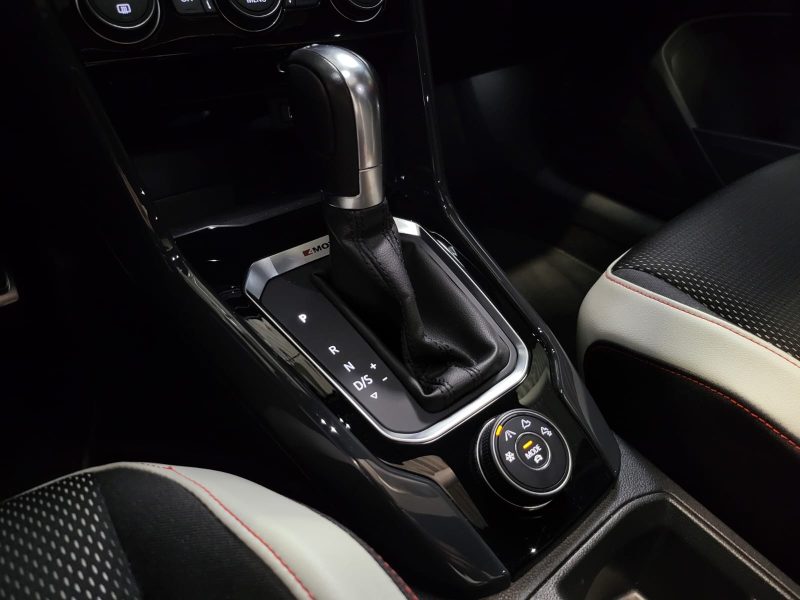 VOLKSWAGEN T-ROC 2.0 TSI 4motion FIRST EDITION 190cv / TOIT OUVRANT / CARPLAY / DSG7