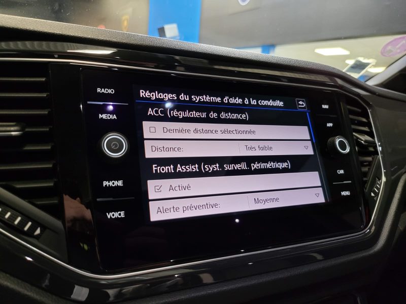 VOLKSWAGEN T-ROC 2.0 TSI 4motion FIRST EDITION 190cv / TOIT OUVRANT / CARPLAY / DSG7