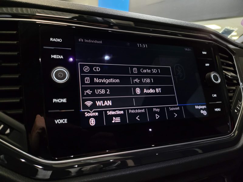 VOLKSWAGEN T-ROC 2.0 TSI 4motion FIRST EDITION 190cv / TOIT OUVRANT / CARPLAY / DSG7