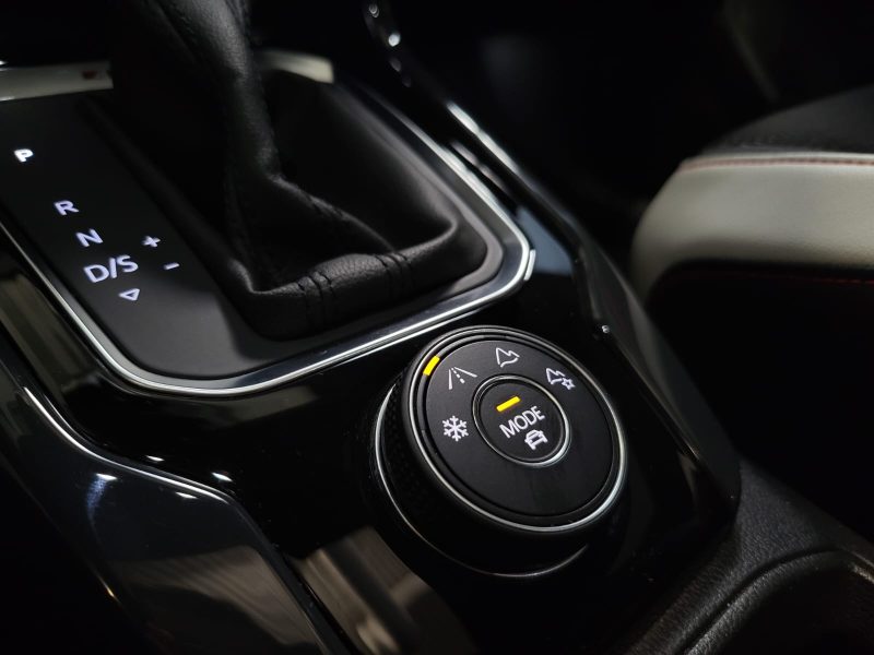 VOLKSWAGEN T-ROC 2.0 TSI 4motion FIRST EDITION 190cv / TOIT OUVRANT / CARPLAY / DSG7