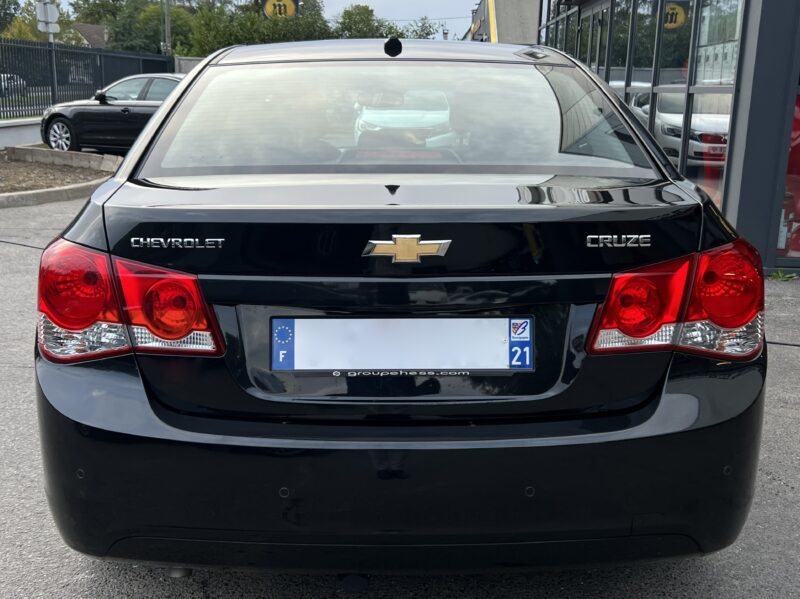 CHEVROLET CRUZE LTZ 1.8 141 1ERE MAIN 34 600 Kms ATTELAGE GPS TOIT OUVRANT REGULATEUR - Garantie1an