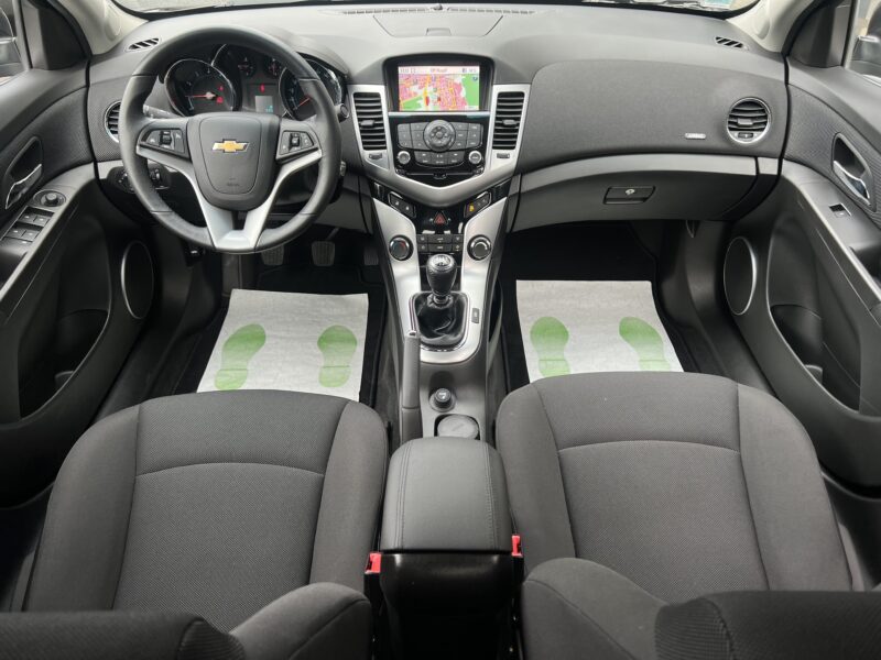 CHEVROLET CRUZE LTZ 1.8 141 1ERE MAIN 34 600 Kms ATTELAGE GPS TOIT OUVRANT REGULATEUR - Garantie1an