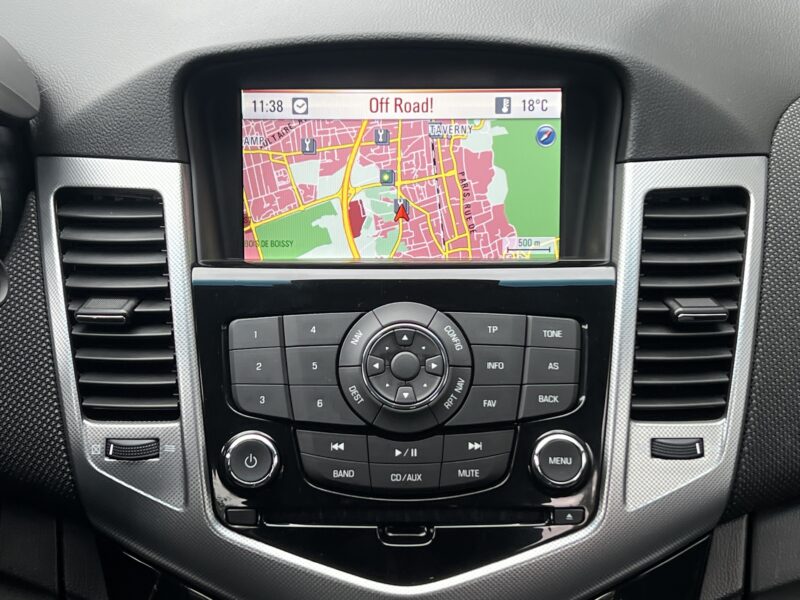 CHEVROLET CRUZE LTZ 1.8 141 1ERE MAIN 34 600 Kms ATTELAGE GPS TOIT OUVRANT REGULATEUR - Garantie1an