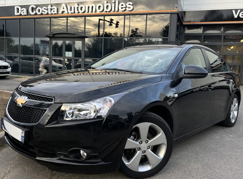 CHEVROLET CRUZE LTZ 1.8 141 1ERE MAIN 34 600 Kms ATTELAGE GPS TOIT OUVRANT REGULATEUR - Garantie1an