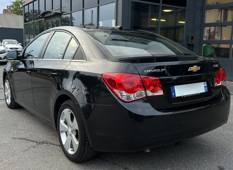 CHEVROLET CRUZE LTZ 1.8 141 1ERE MAIN 34 600 Kms ATTELAGE GPS TOIT OUVRANT REGULATEUR - Garantie1an